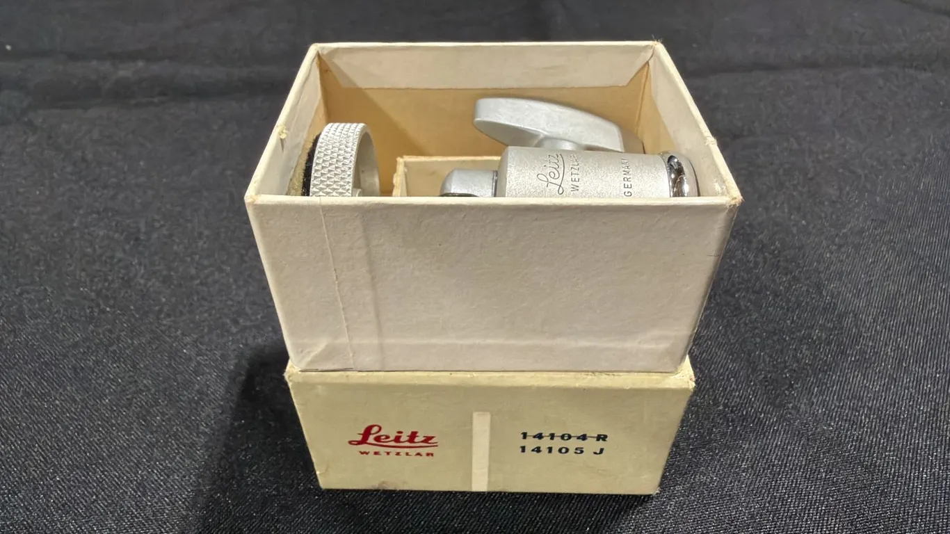 LEITZ WETZLAR TRI-POD HEAD