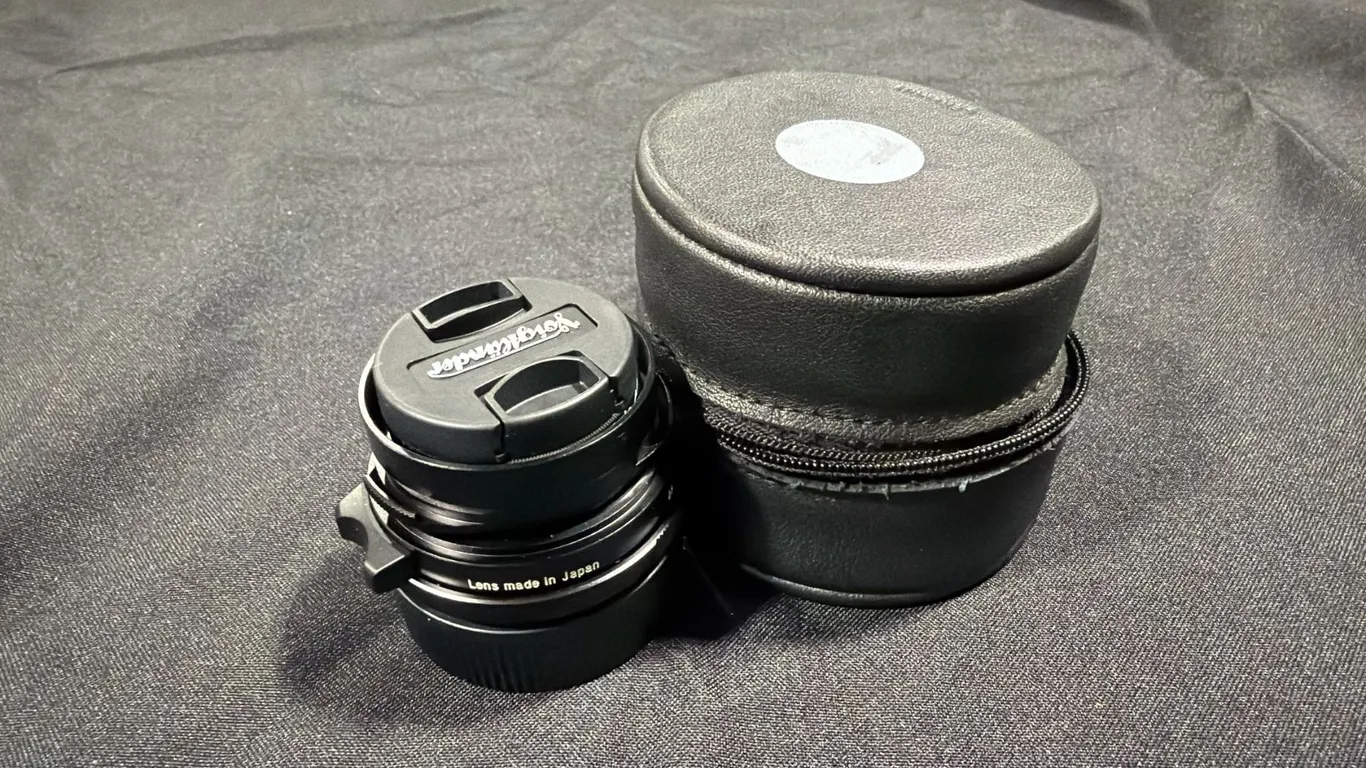 VOIGTLANDER 21MM F.4 P LENS WITH CASE *FITS LEICA M-SERIES CAMERA*