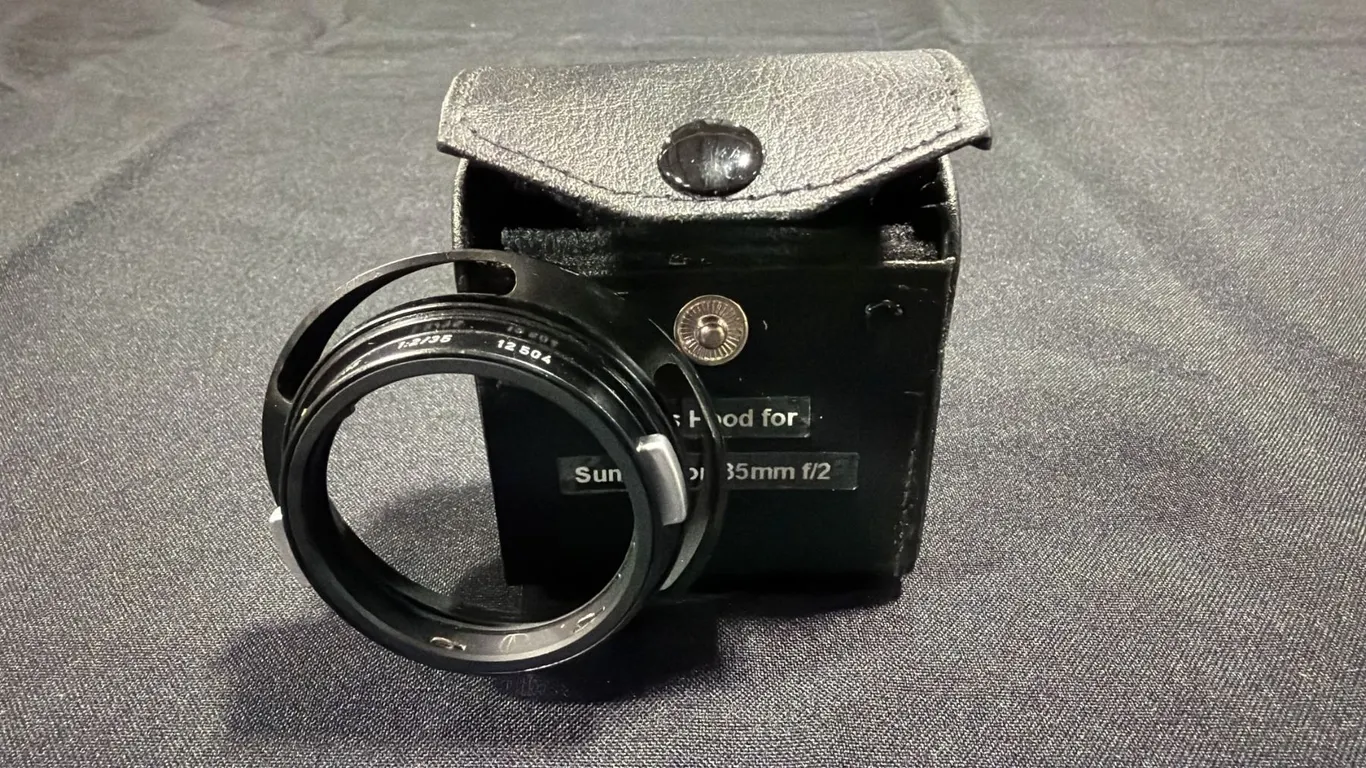 SUMMICRON 35MM F/2 LENS HOOD WITH CASE