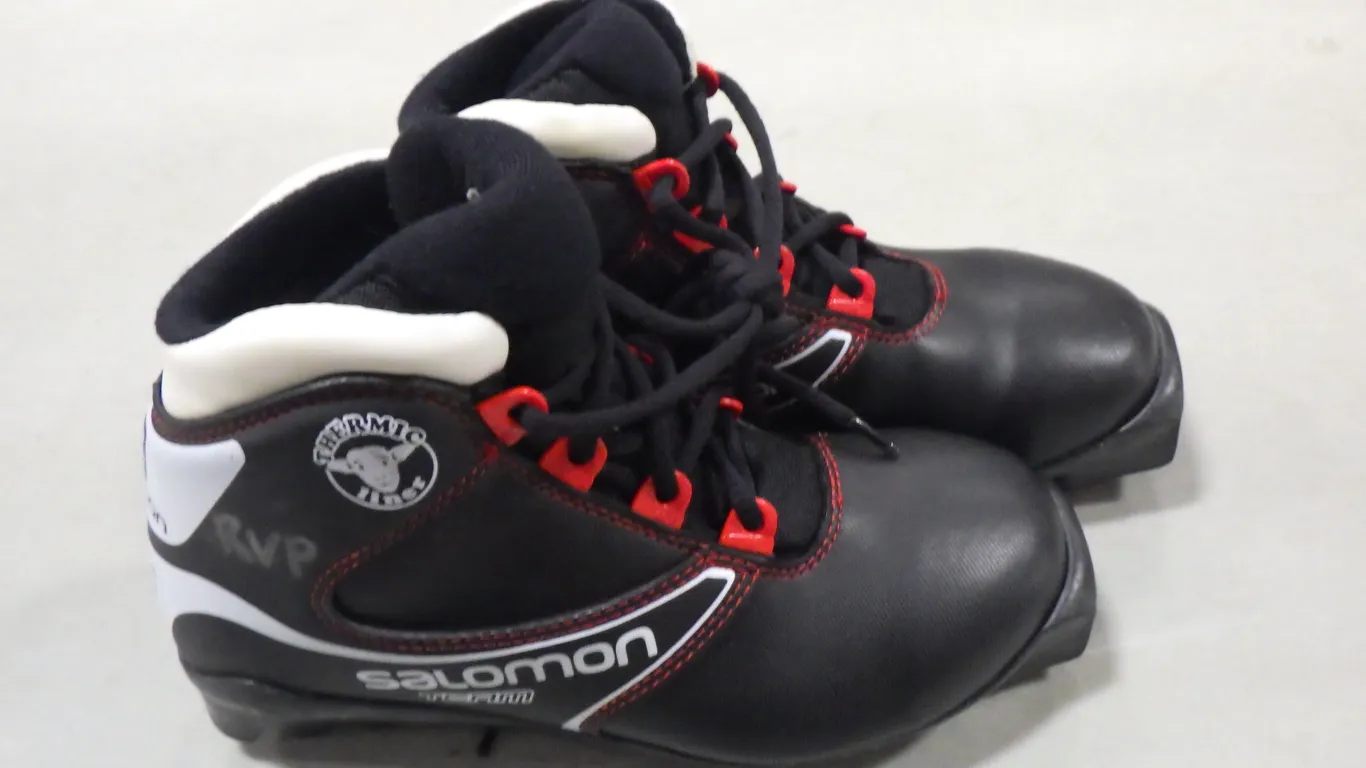 Salomon Team Cross-country ski boot (size 3.5) Salomon Team