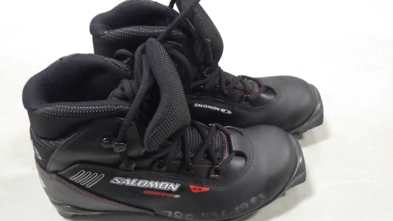 Salomon Escape 5 Cross-country ski boot (size 5) Salomon Escape 5