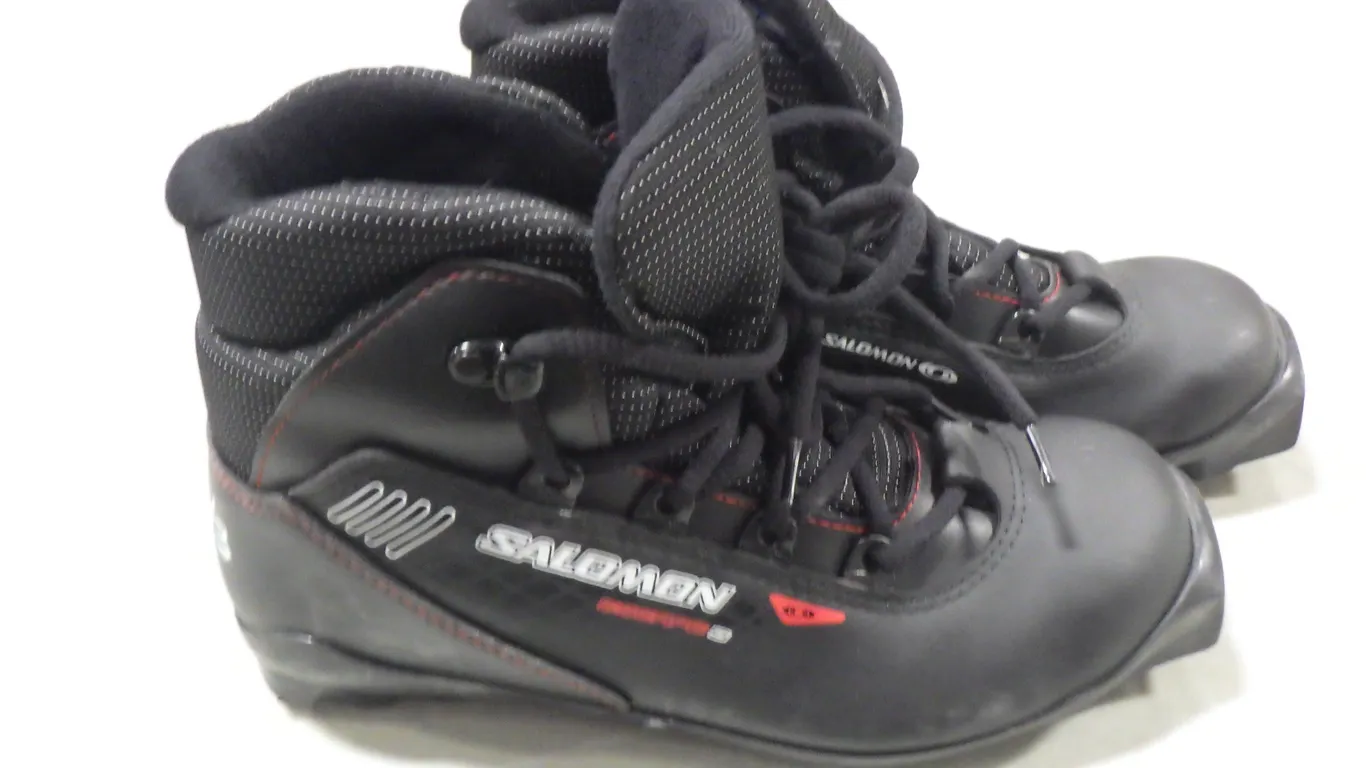 Salomon Escape 5 Cross-country ski boot (size 5) Salomon Escape 5
