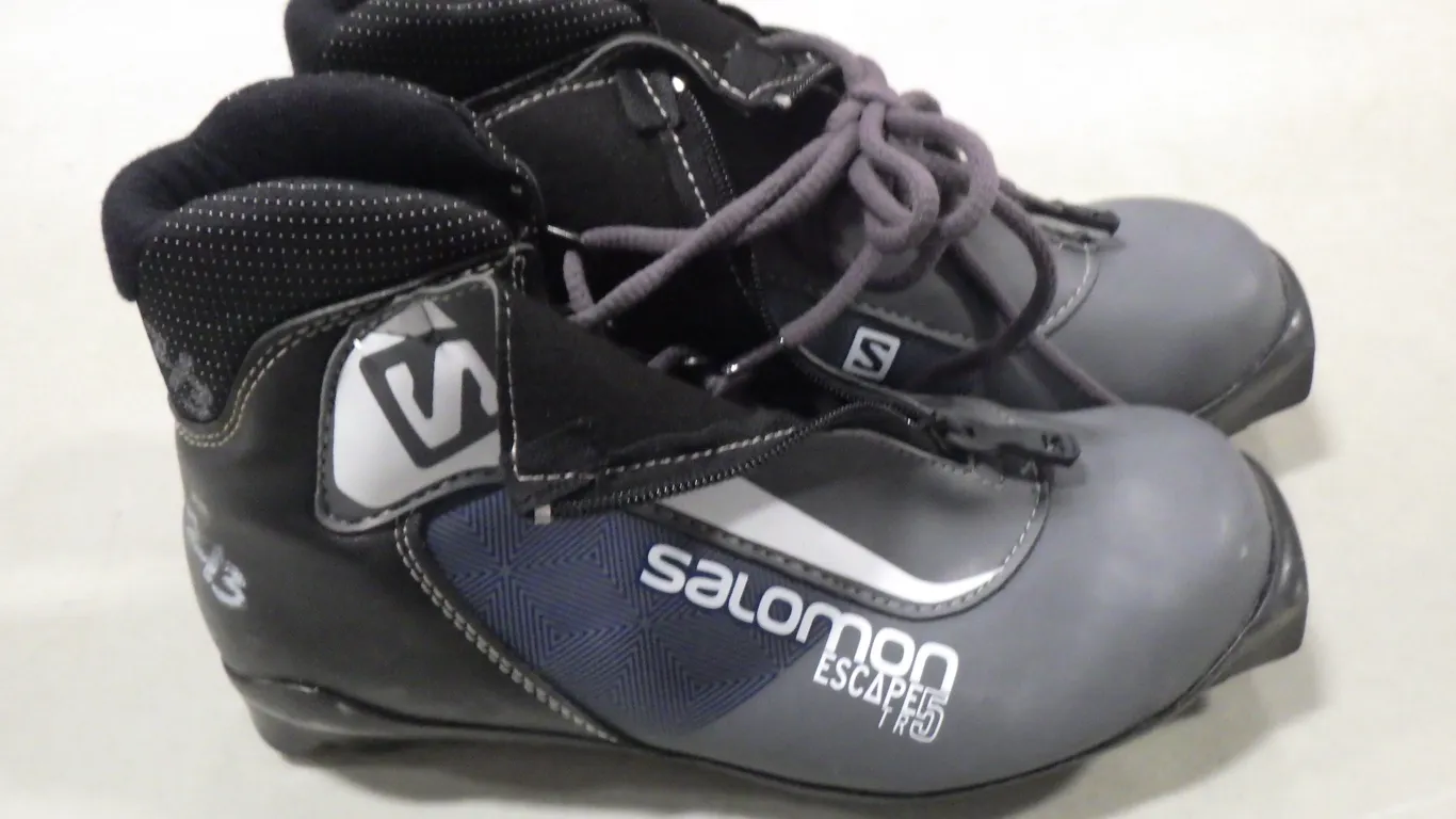 Salomon Escape 5TR Cross-country ski boot (size 6) Salomon Escape 5TR