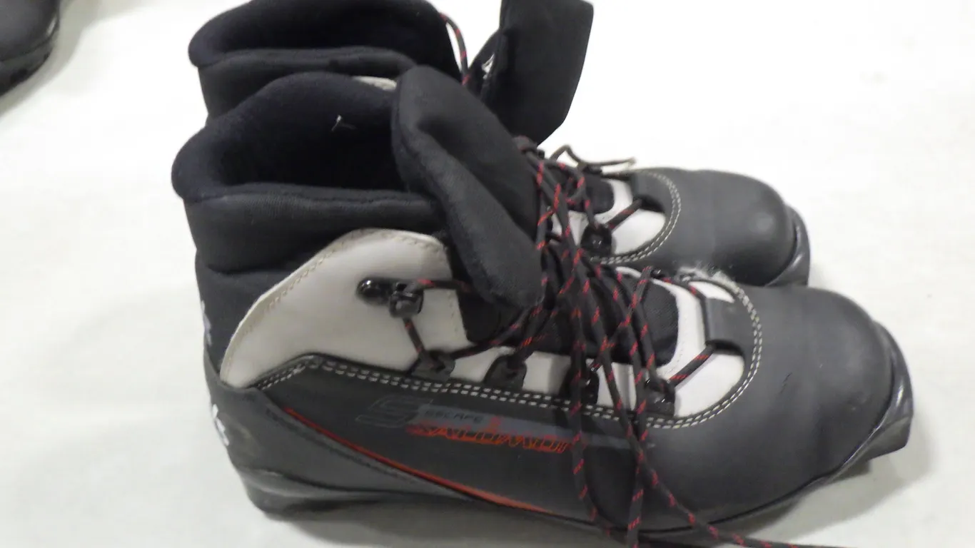 Salomon Escape 5 Cross-country ski boot (size 6) Salomon Escape 5