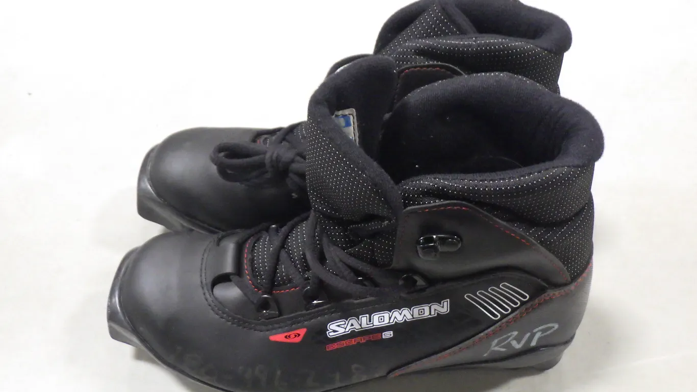 Salomon Escape 5 Cross-country ski boot (size 6.5) Salomon Escape 5