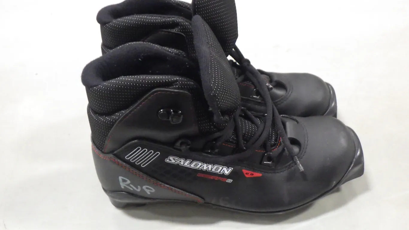 Salomon Escape 5 Cross-country ski boot (size 5.5) Salomon Escape 5