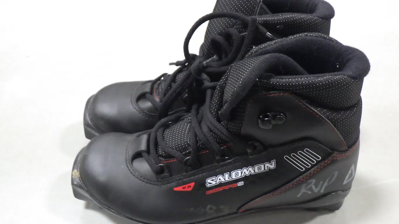 Salomon Escape 5 Cross-country ski boot (size 5.5) Salomon Escape 5