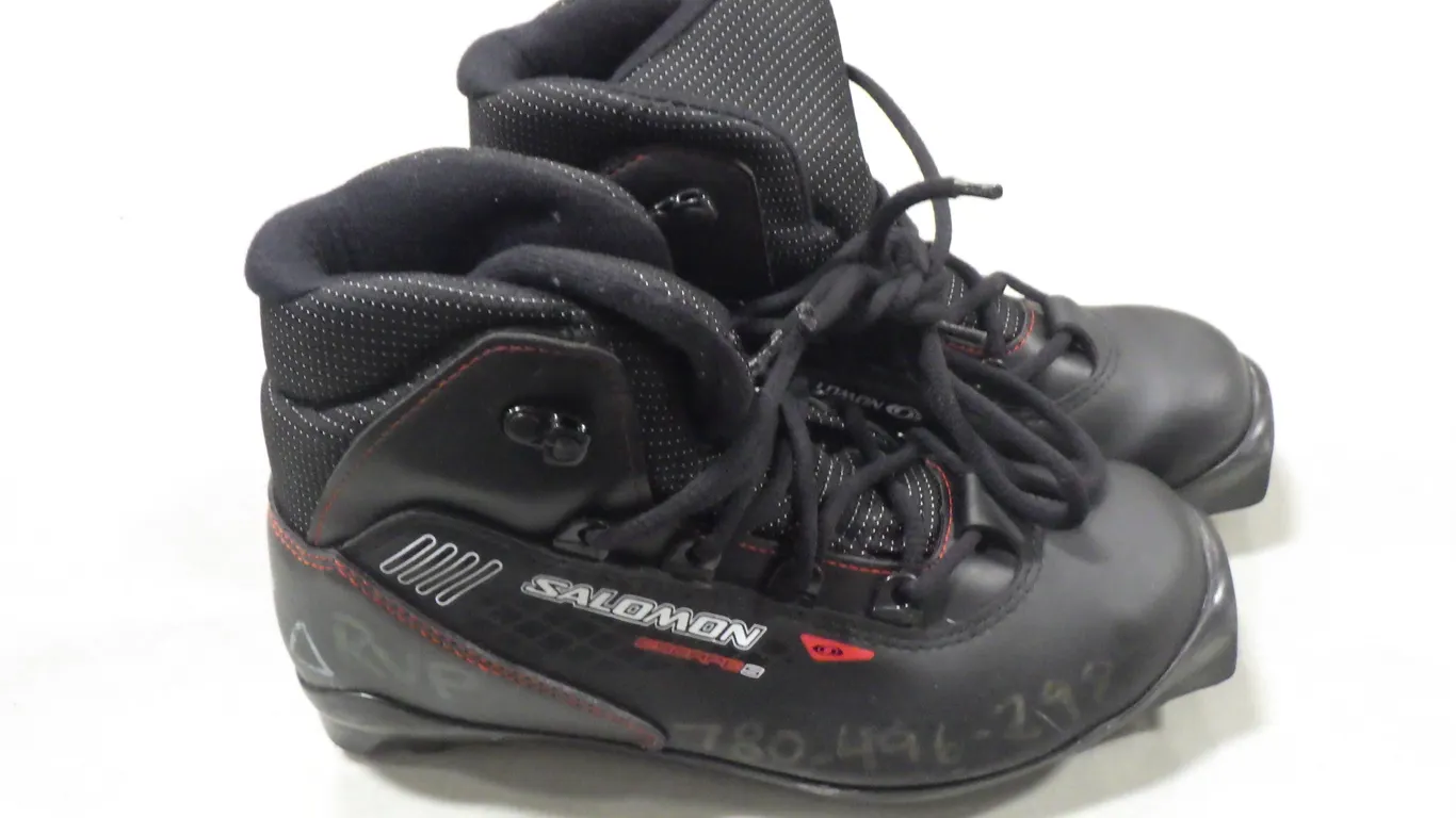Salomon Escape 5 Cross-country ski boot (size 5.5) Salomon Escape 5