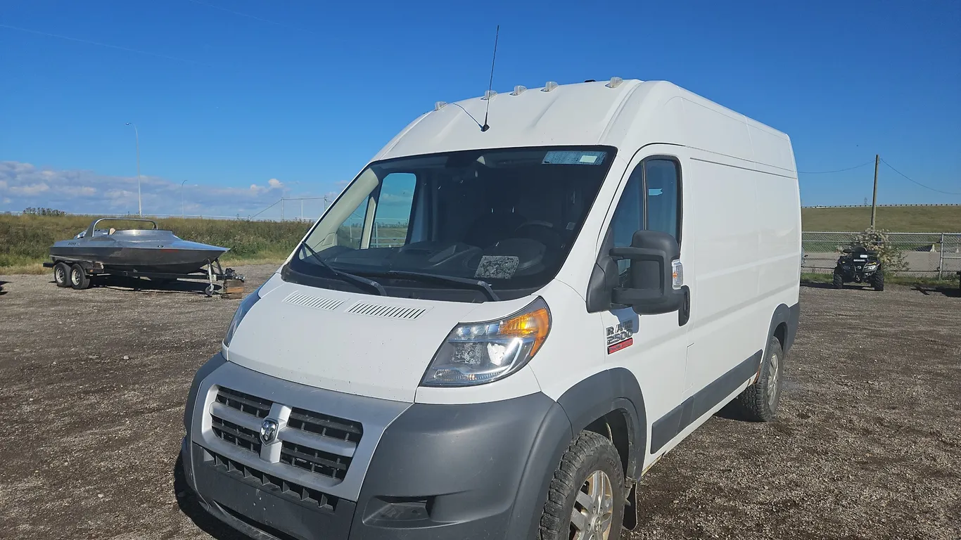 2014 Ram ProMaster 2500 FWD Cargo Van V6