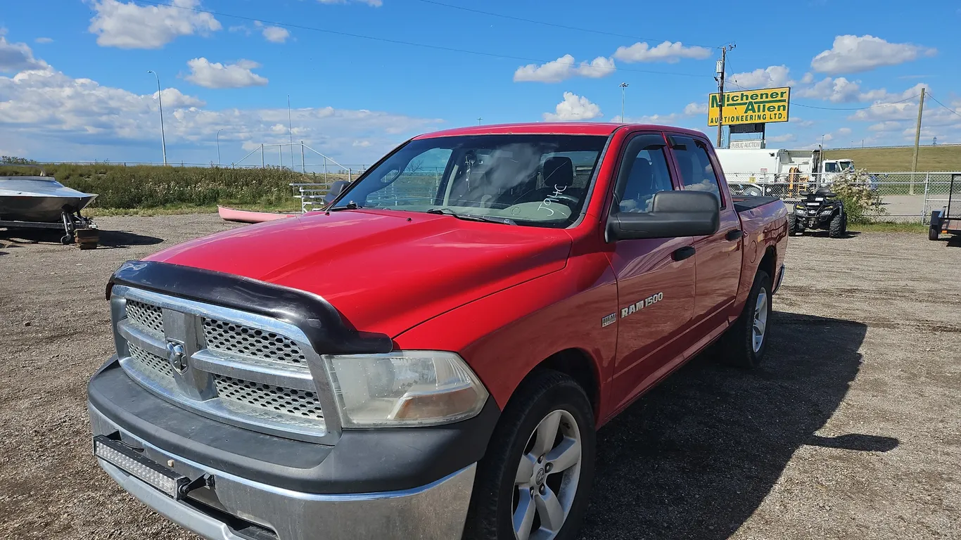 2012 Ram 1500 4x4 ST 4dr Crew Cab 5.5 ft. SB Hemi