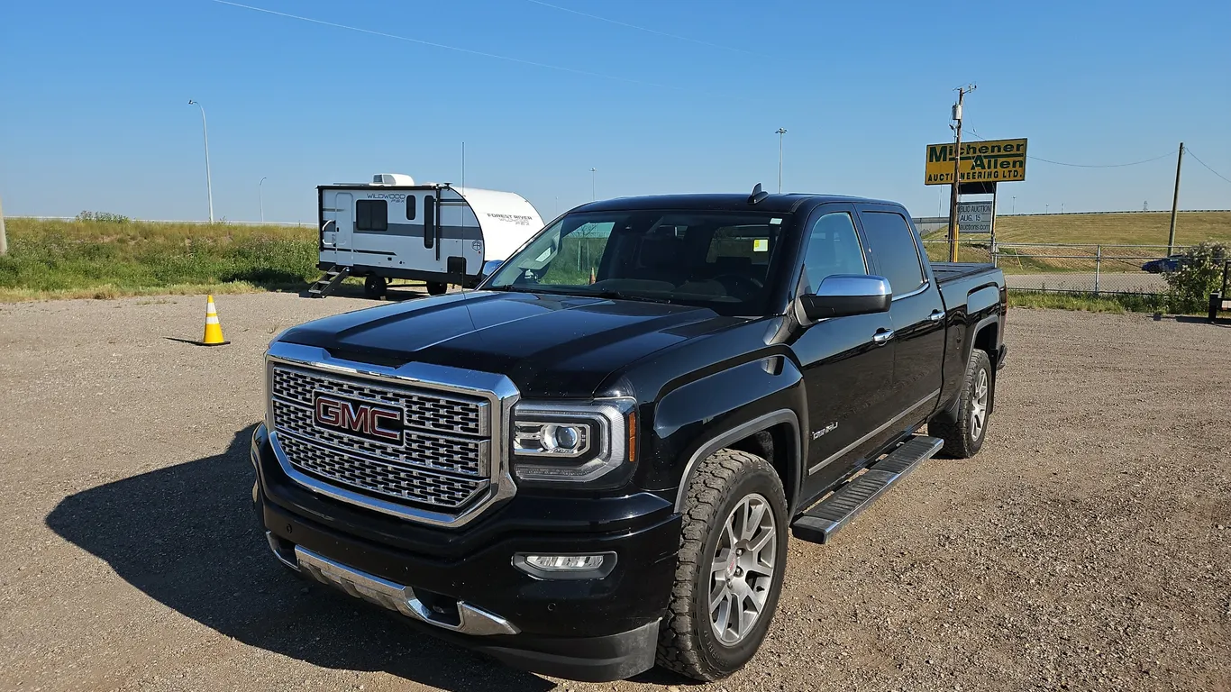 2017 GMC Sierra 1500 4x4 Denali 4dr Crew Cab 5.8 ft. LB