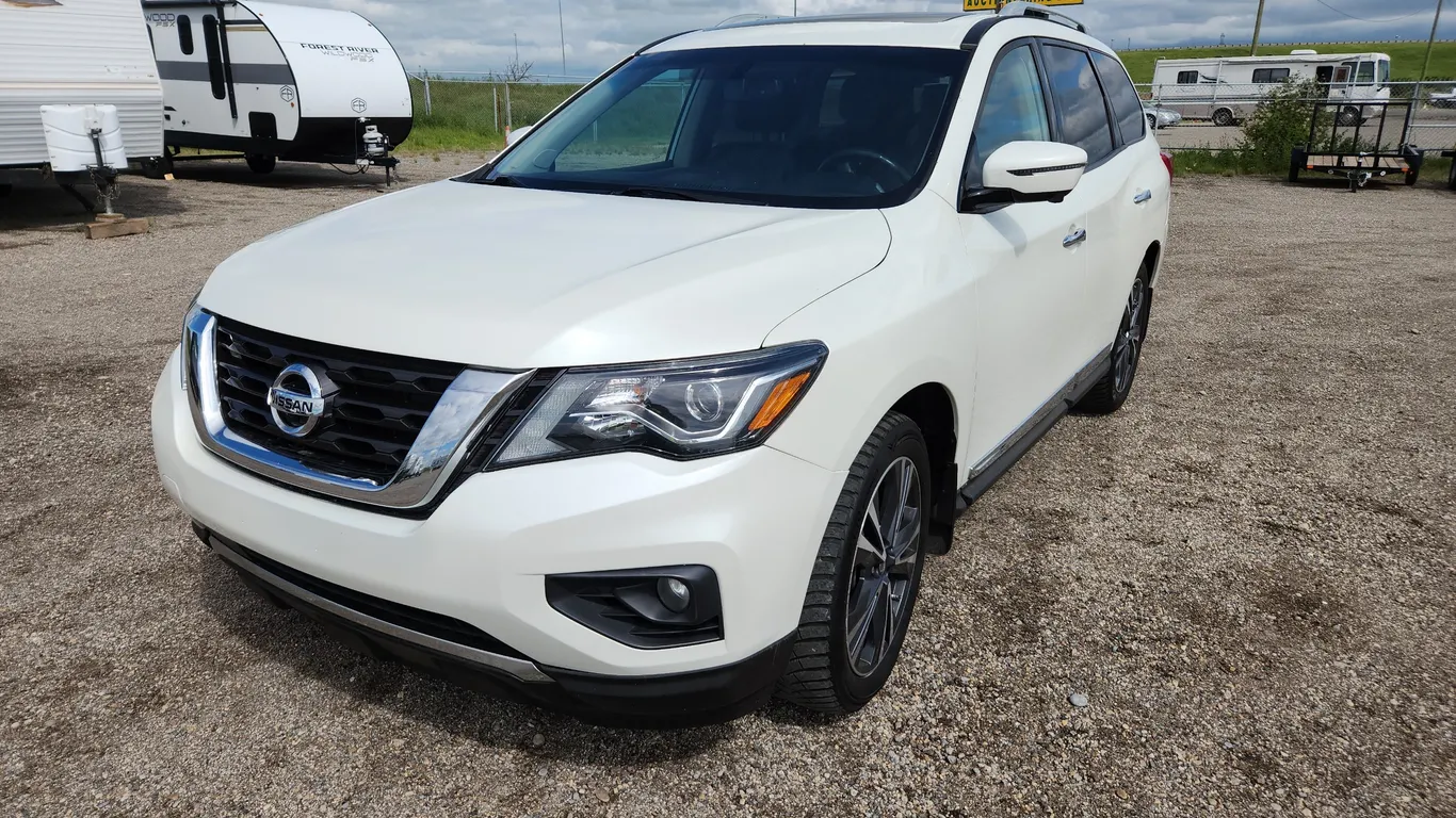 2019 Nissan Pathfinder Platinum 4WD S 4dr SUV