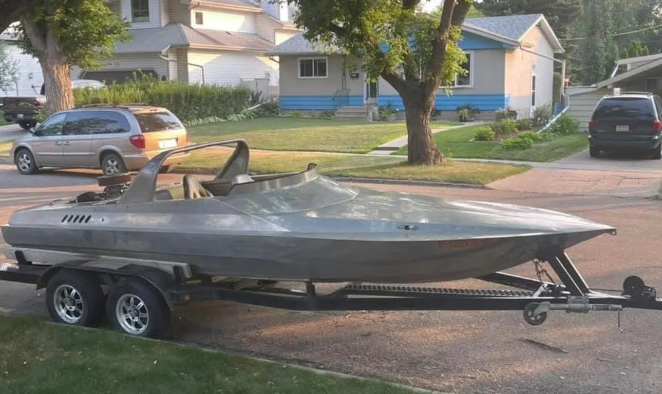 2000 Eagle 20ft. Jet Boat w/1990 Custom T/A Trailer vin: 2AT805224AU302750