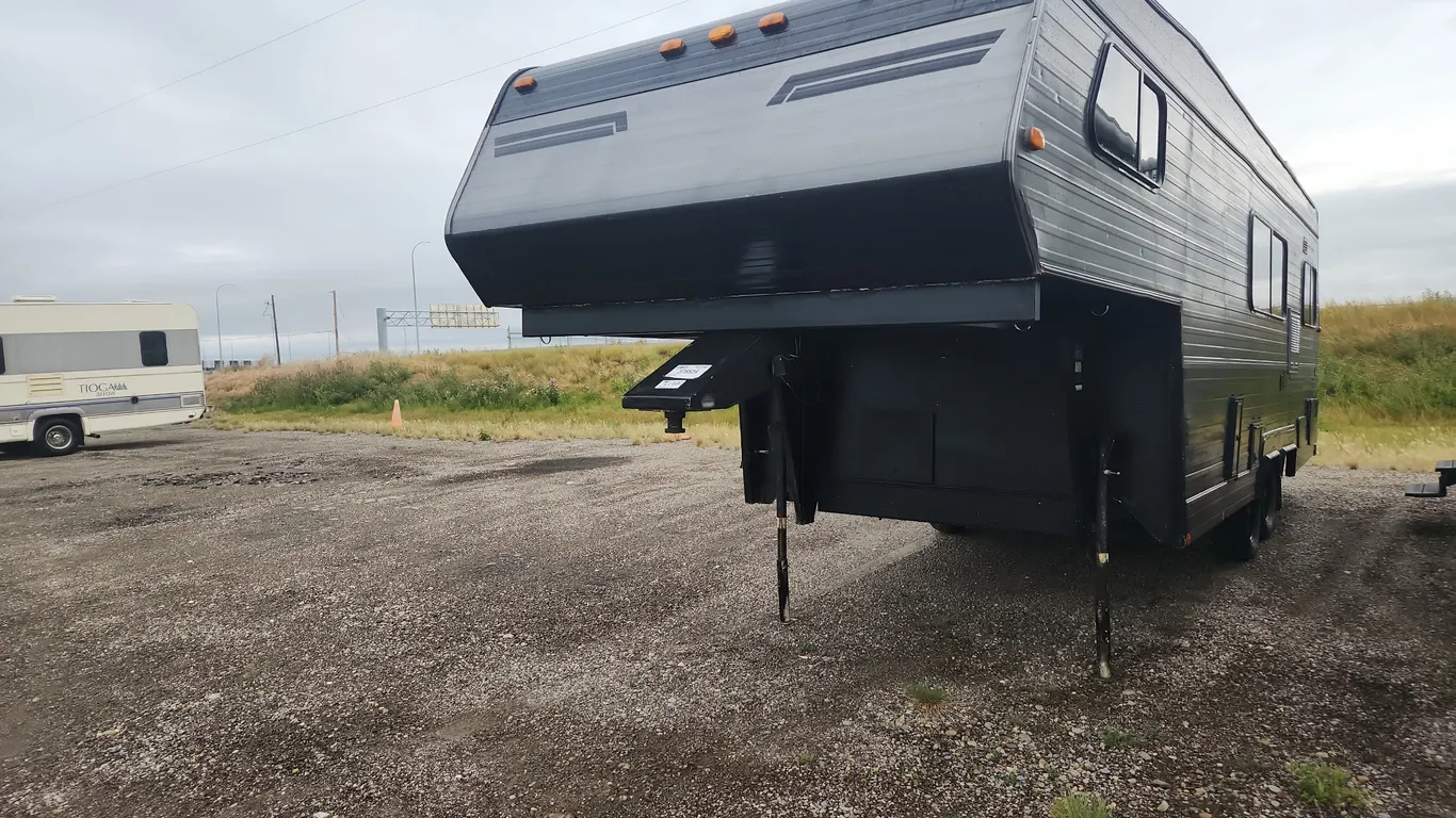 1987 Okanagan Mfg 5W240 T/A 5W