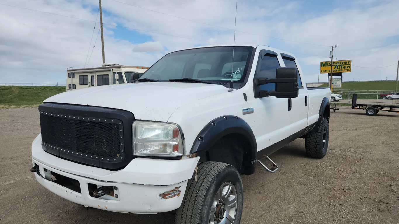 2005 Ford F-350 Super Duty 4dr Crew Cab XL 4WD SB Diesel
