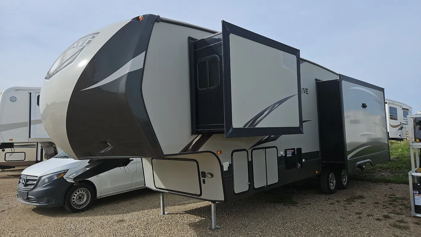 2016 CrossRoads RV Reserve 321K T/A 5W