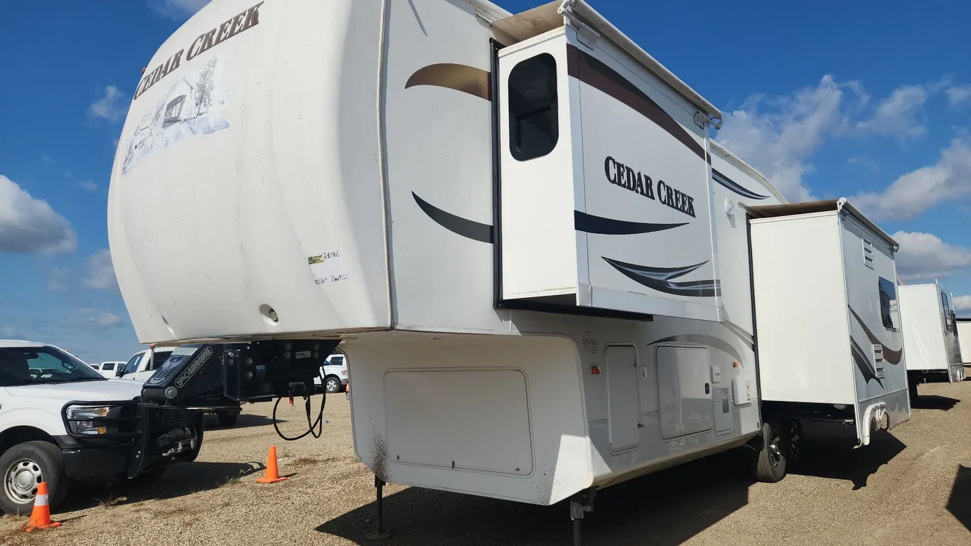 2011 Forest River Cedar Creek 30RL 5th Wheel