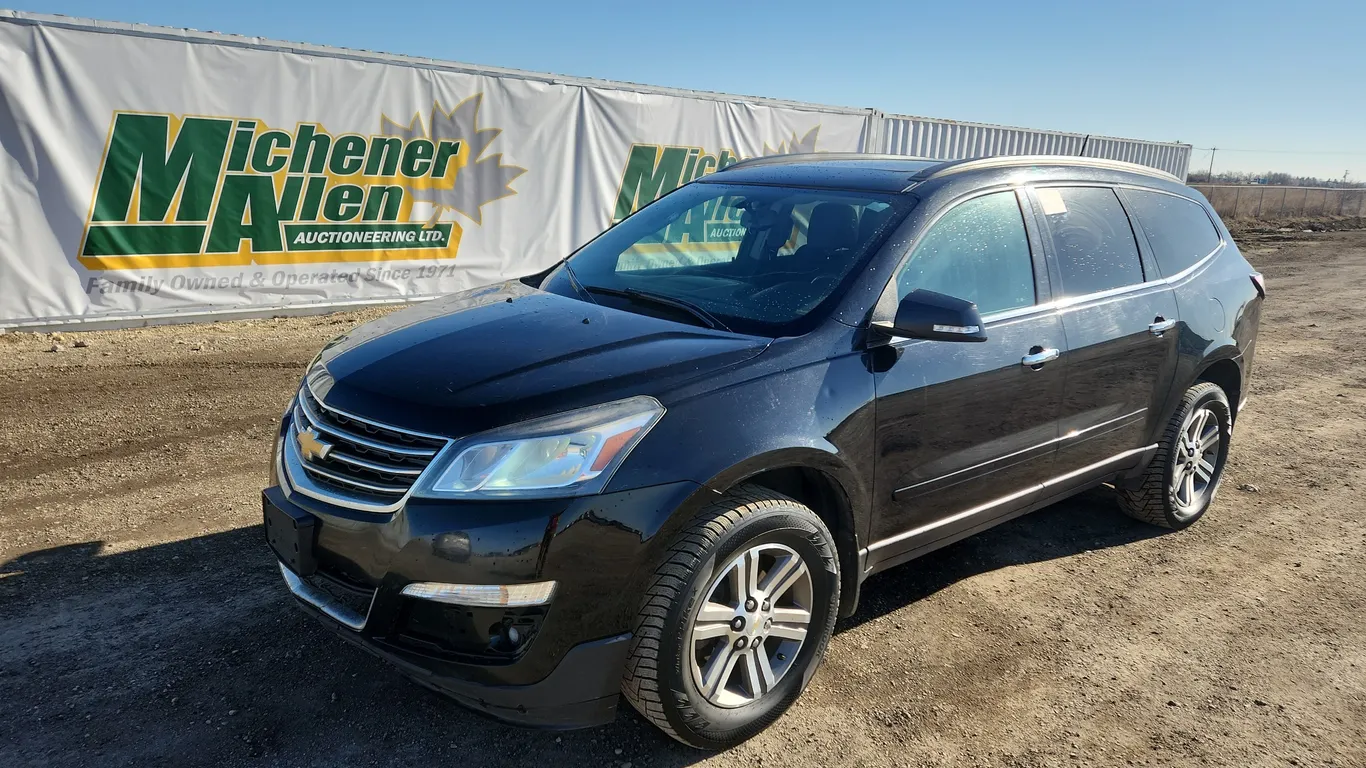 2017 Chevrolet Traverse LT 3rd Row V6 SUV