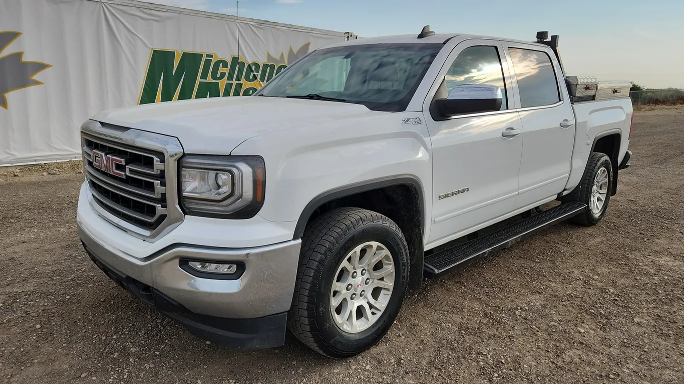 2018 GMC Sierra 1500 4x4 SLE 4dr Crew Cab 6.5 ft. SB W. Box Tool Boxes