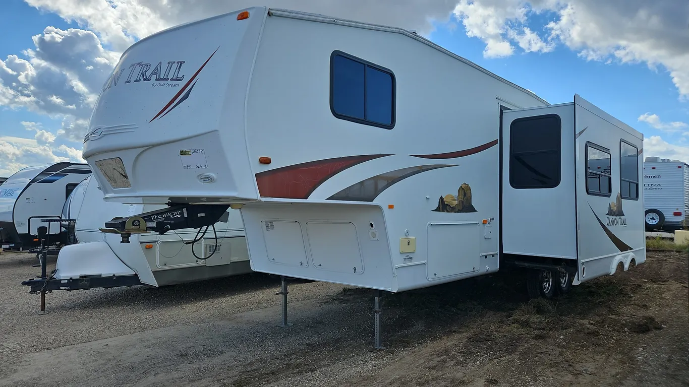 2011 Gulf Stream Coach Canyon Trail T/A 5W