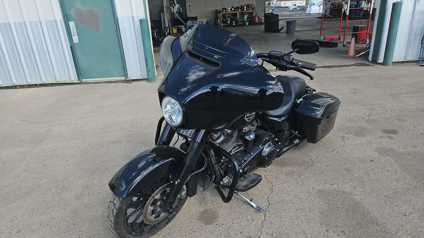 2018 Harley-Davidson FLHXS Street Glide Special Motorcycle