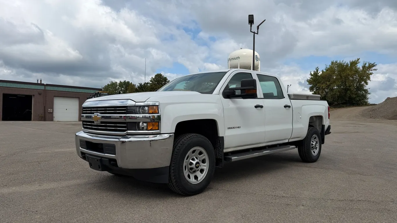 2015 Chevy Silverado 3500 Crew Cab Pickup