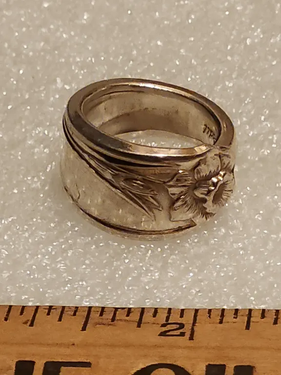 Daffodil Size 7 Ring
