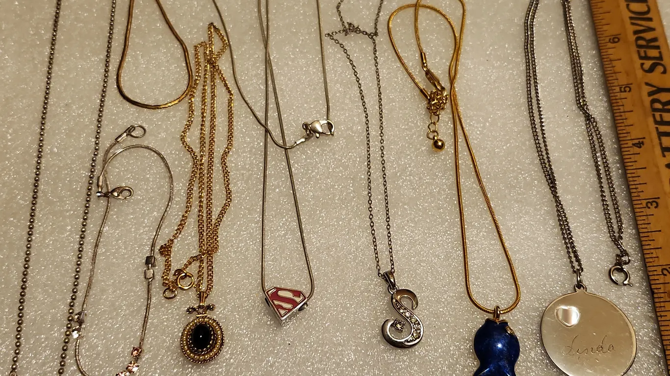 6 Necklaces & 2 Bracelets