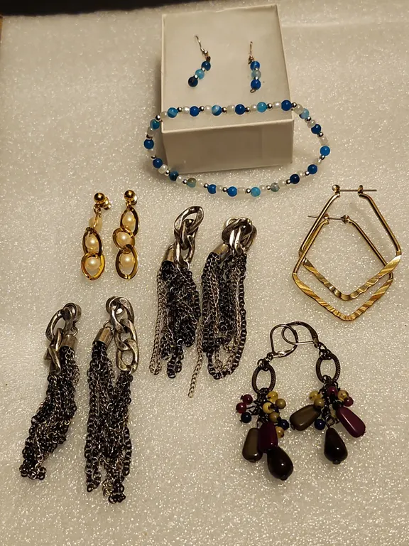 5 Pierced Earrings & Bracelet Earring Set