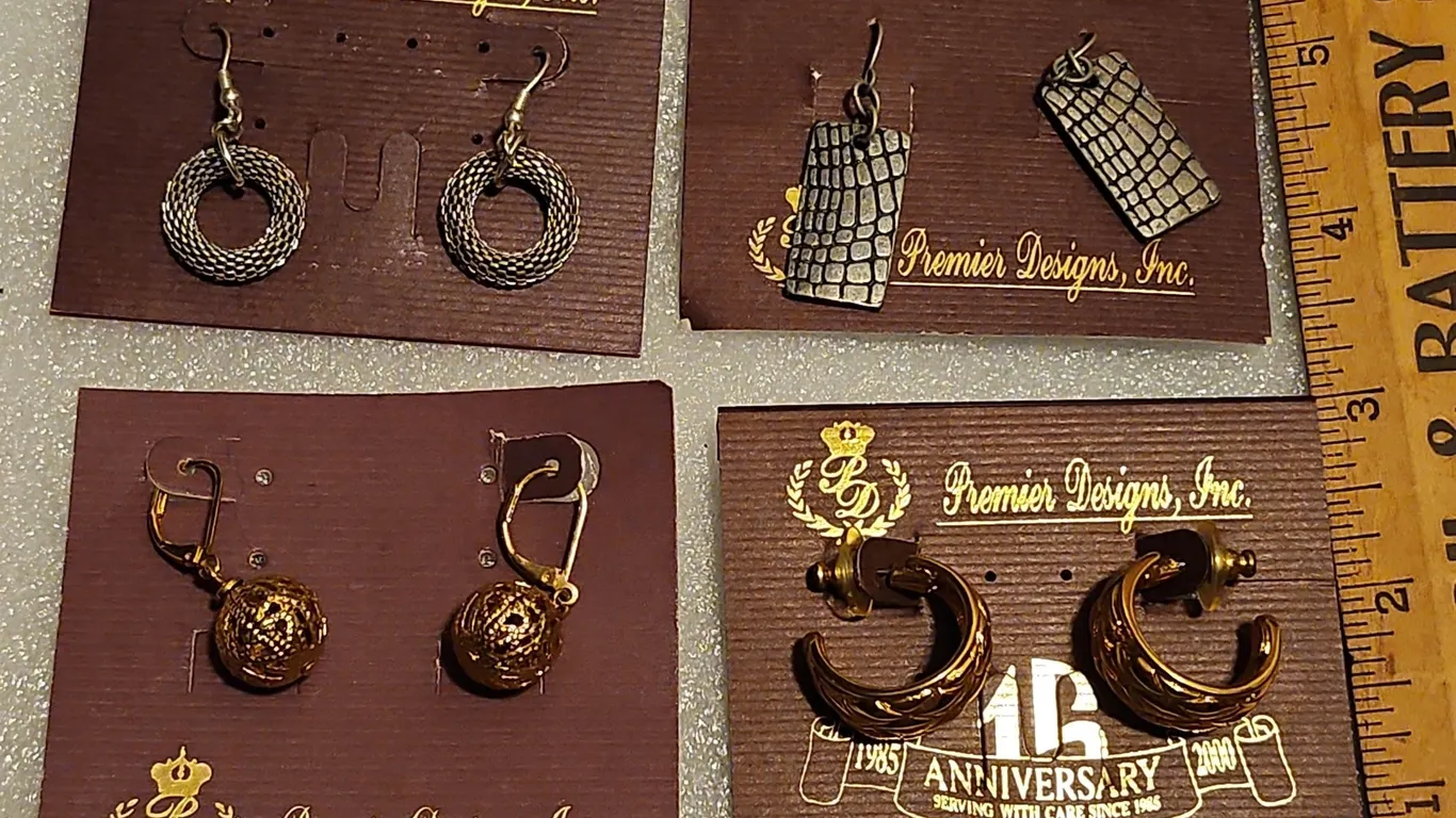 4 Pair Premier Designs Earrings
