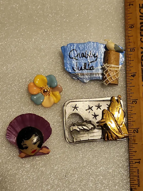 4 Brooches, Pins, Ultra Craft