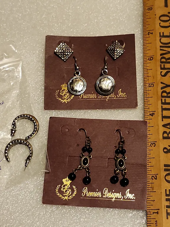 4 Pair Premier Designs Earrings
