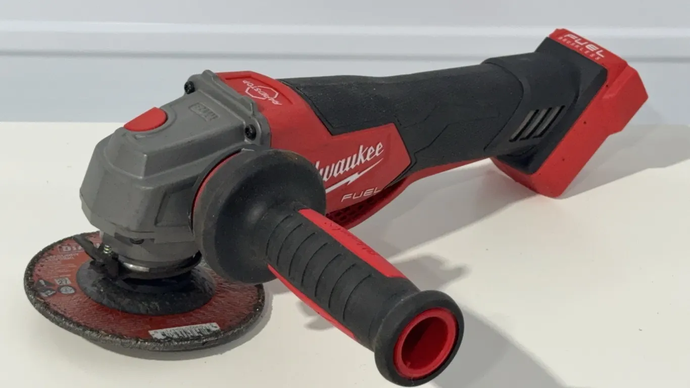 Milwaukee M18 FUEL 4-1/2" / 5" Cordless Angle Grinder