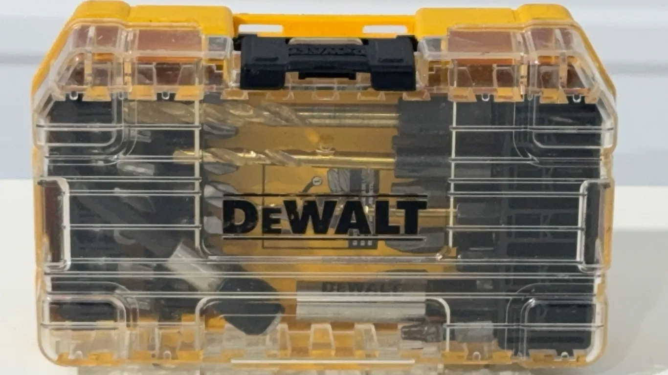 *LIKE NEW* DEWALT Drill Bit Set With Rapid Load Attachment
