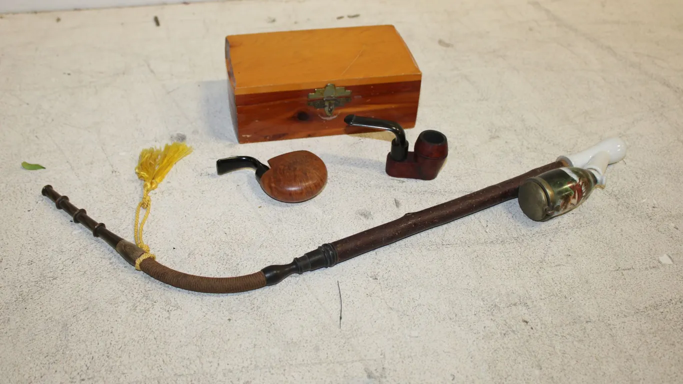 Tobacco Pipes & Box