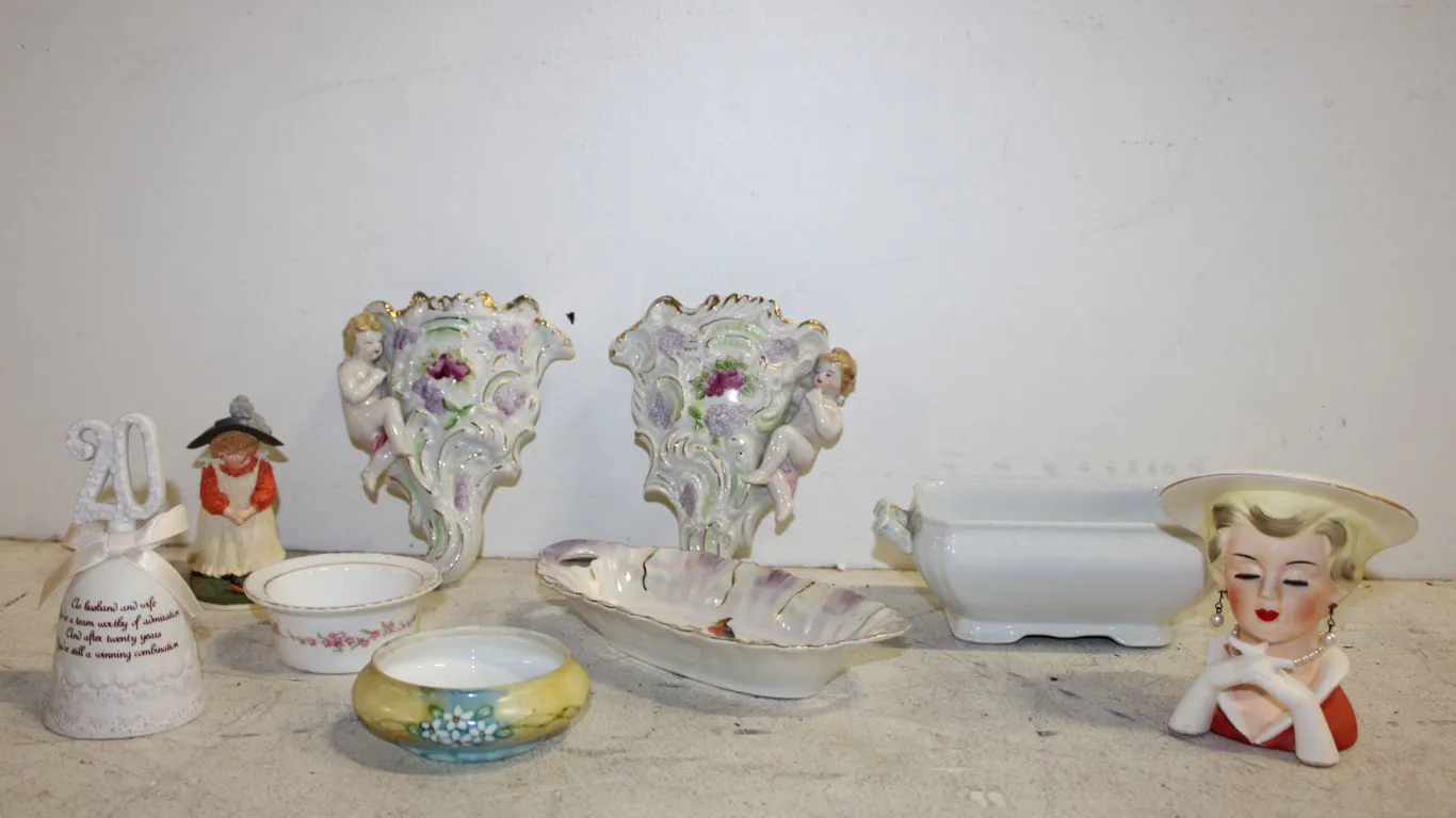 Porcelain Figurines & Decor