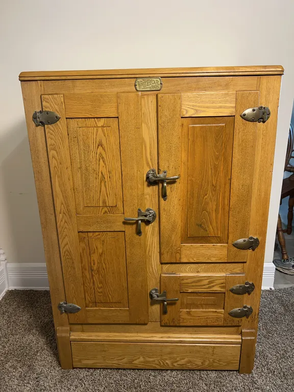 White Clad Ice Box