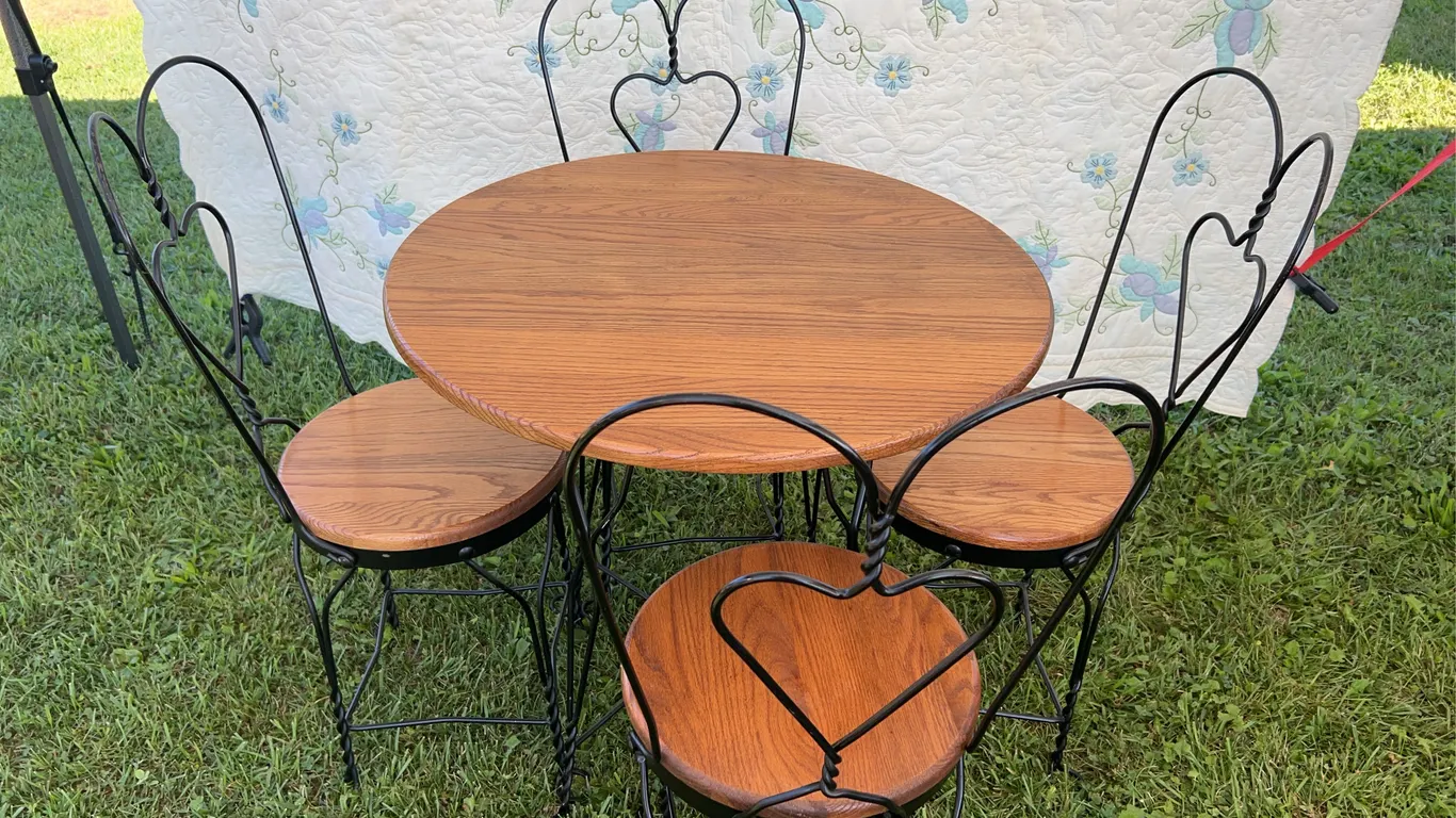 Ice Cream Parlor Table & Chairs