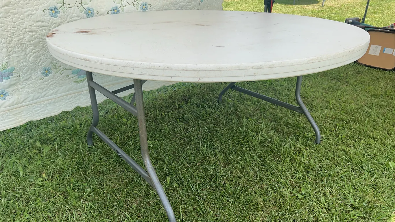 Round Folding Table
