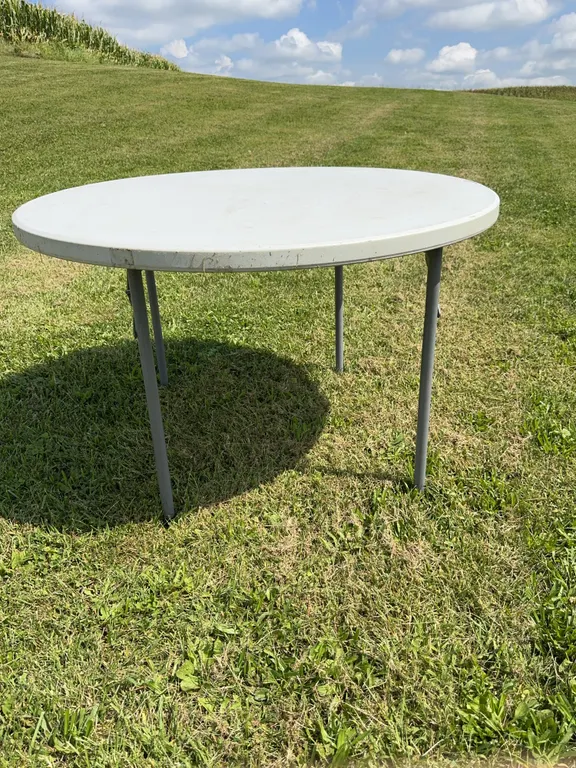 Round Folding Table