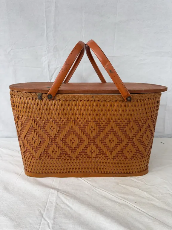 VTG Picnic Basket