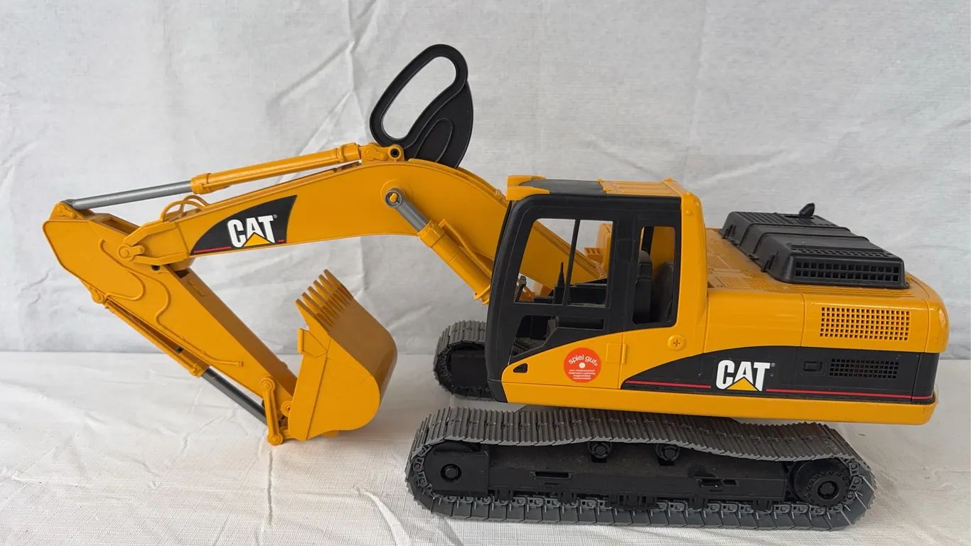 CAT Trackhoe
