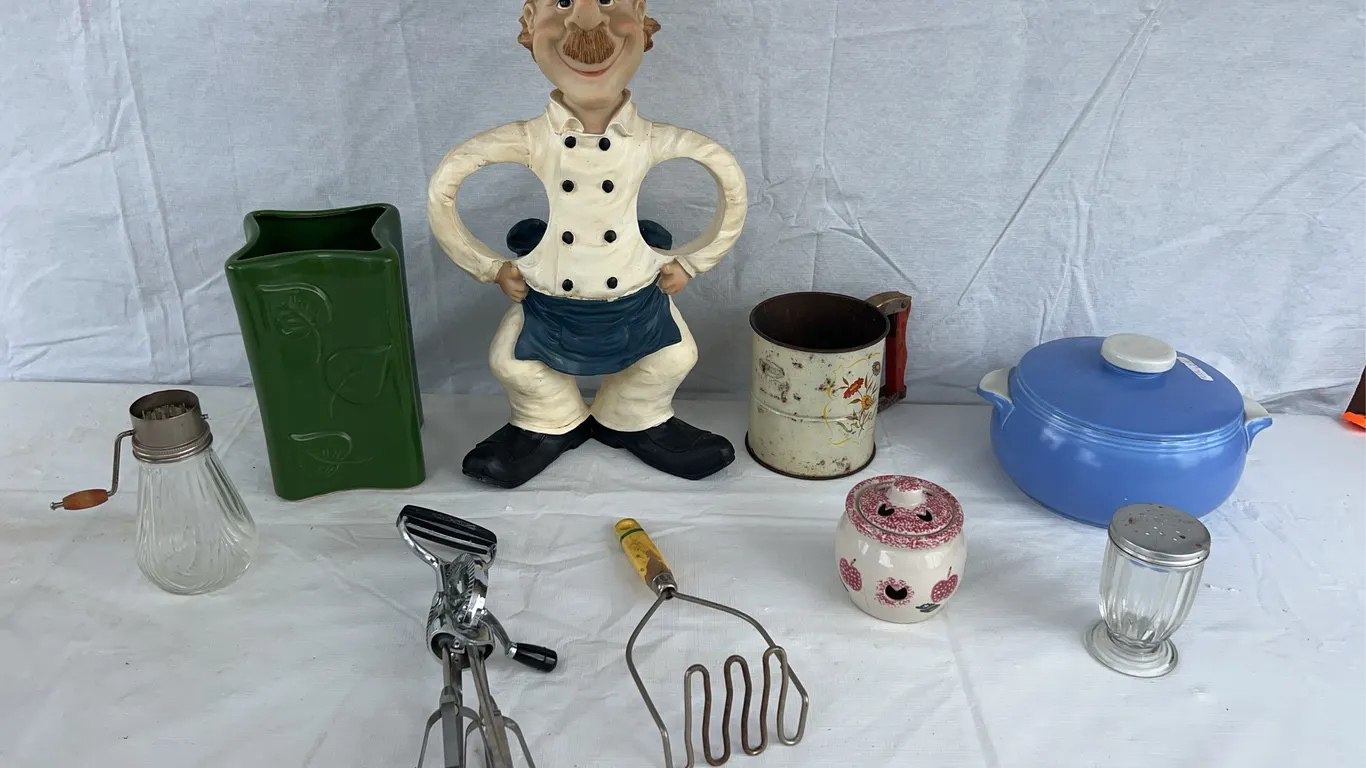 VTG Kitchen Items