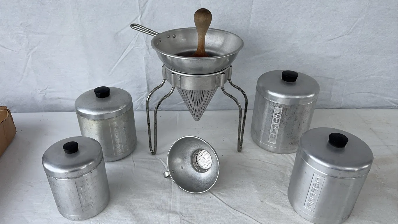 VTG Metal Kitchen Items