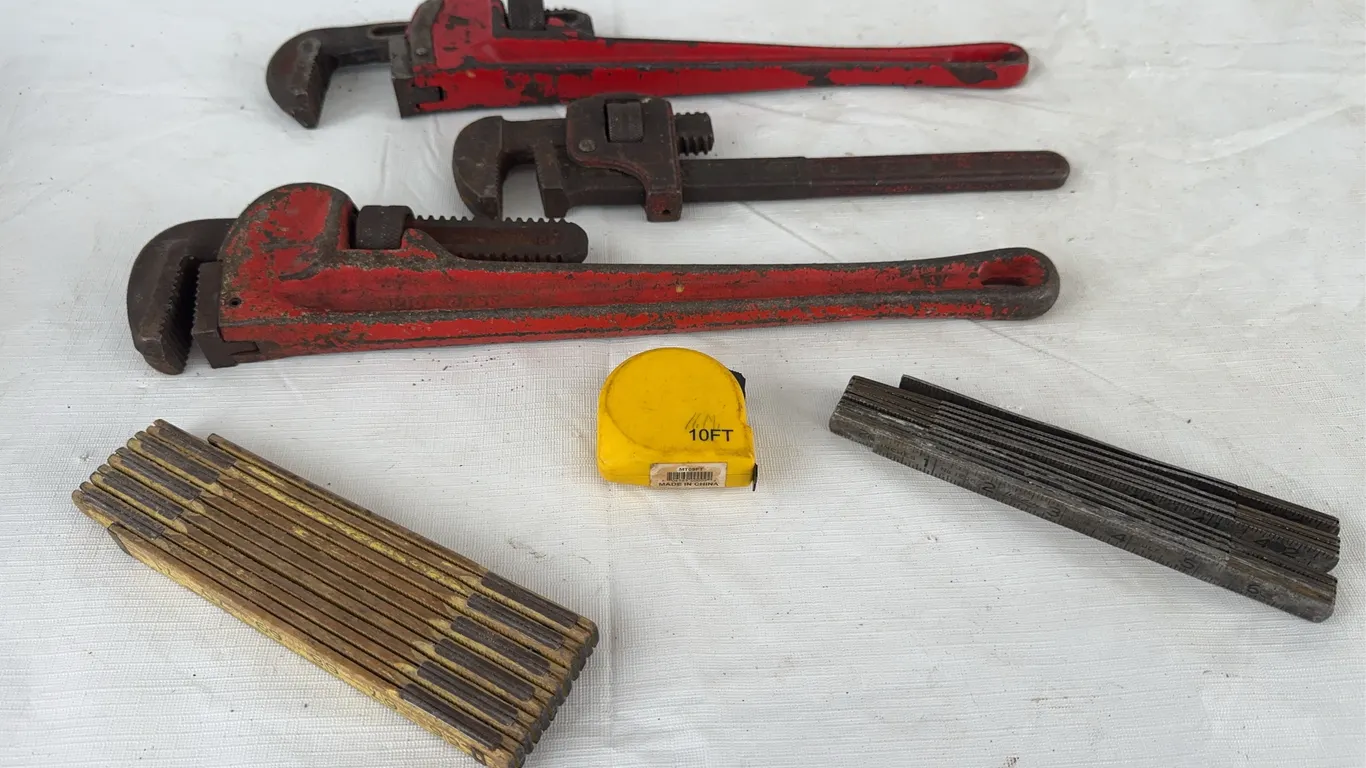 Pipe Wrenches & Rulers