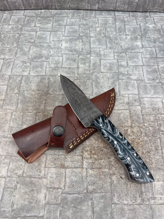 Handmade Damascus Steel Knife with Leather Sheath