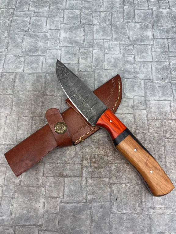 Handmade Damascus Steel Knife with Leather Sheath