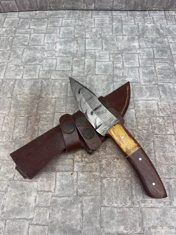 Handmade Damascus Steel Knife with Leather Sheath