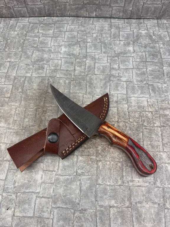 Handmade Damascus Steel Knife with Leather Sheath