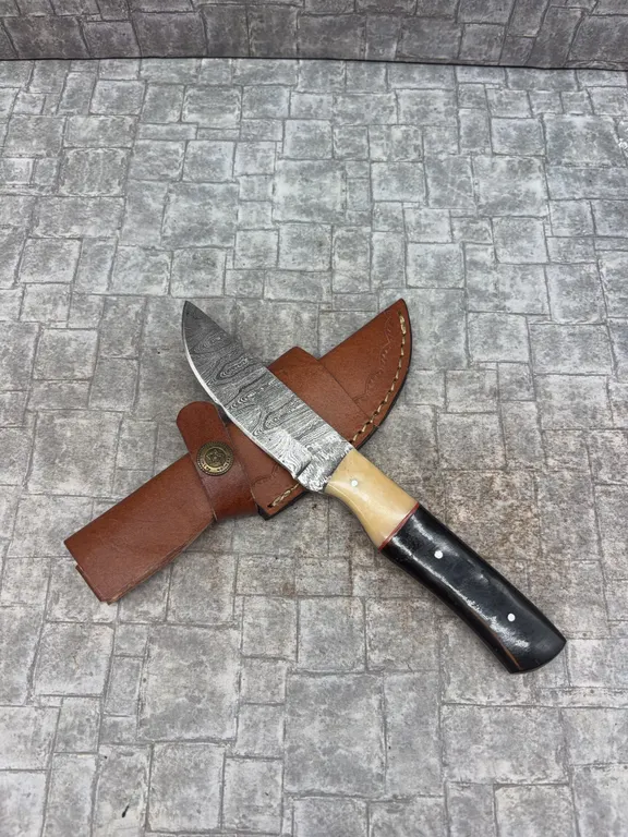 Handmade Damascus Steel Knife with Leather Sheath